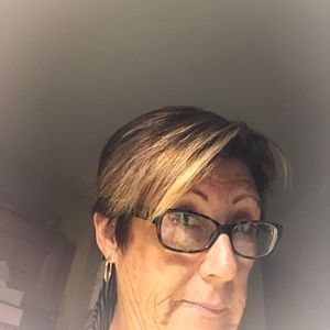 Meet your Posher, Deb